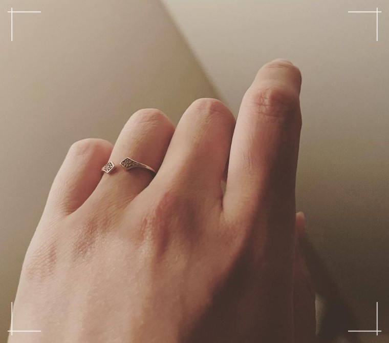 事実婚を公表した女優の真木よう子の左手薬指の指輪