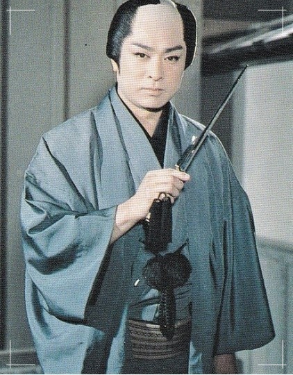 歌舞伎俳優で映画やドラマにも出演していた二代目大川橋蔵（本名：丹羽富成）
